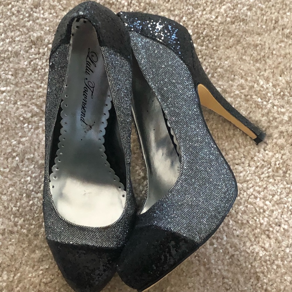 Fabulous silver/black glitter pumps. - Picture 6 of 7